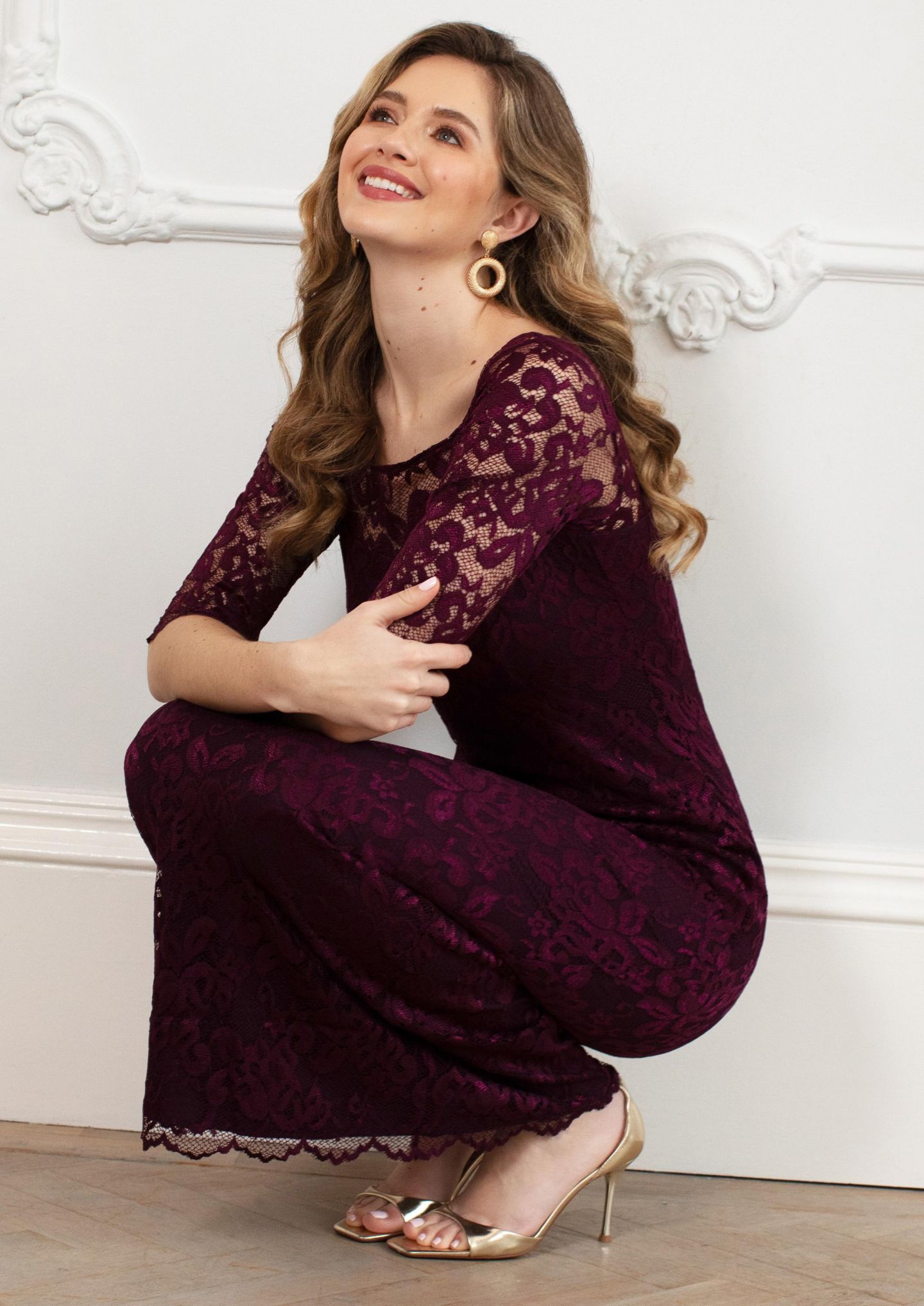 Женское платье Alie Street London Lila 3/4 Sleeve Lace Maxi Gown, цвет: Бордово-красный — фото 4