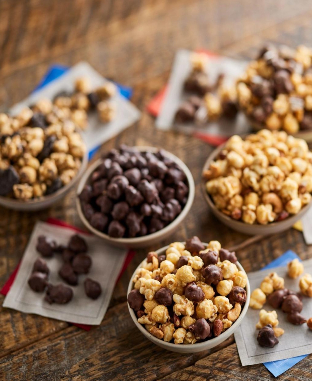 Harry & David Deluxe Moose Munch Gourmet Popcorn Drum Gift Tin, 60oz