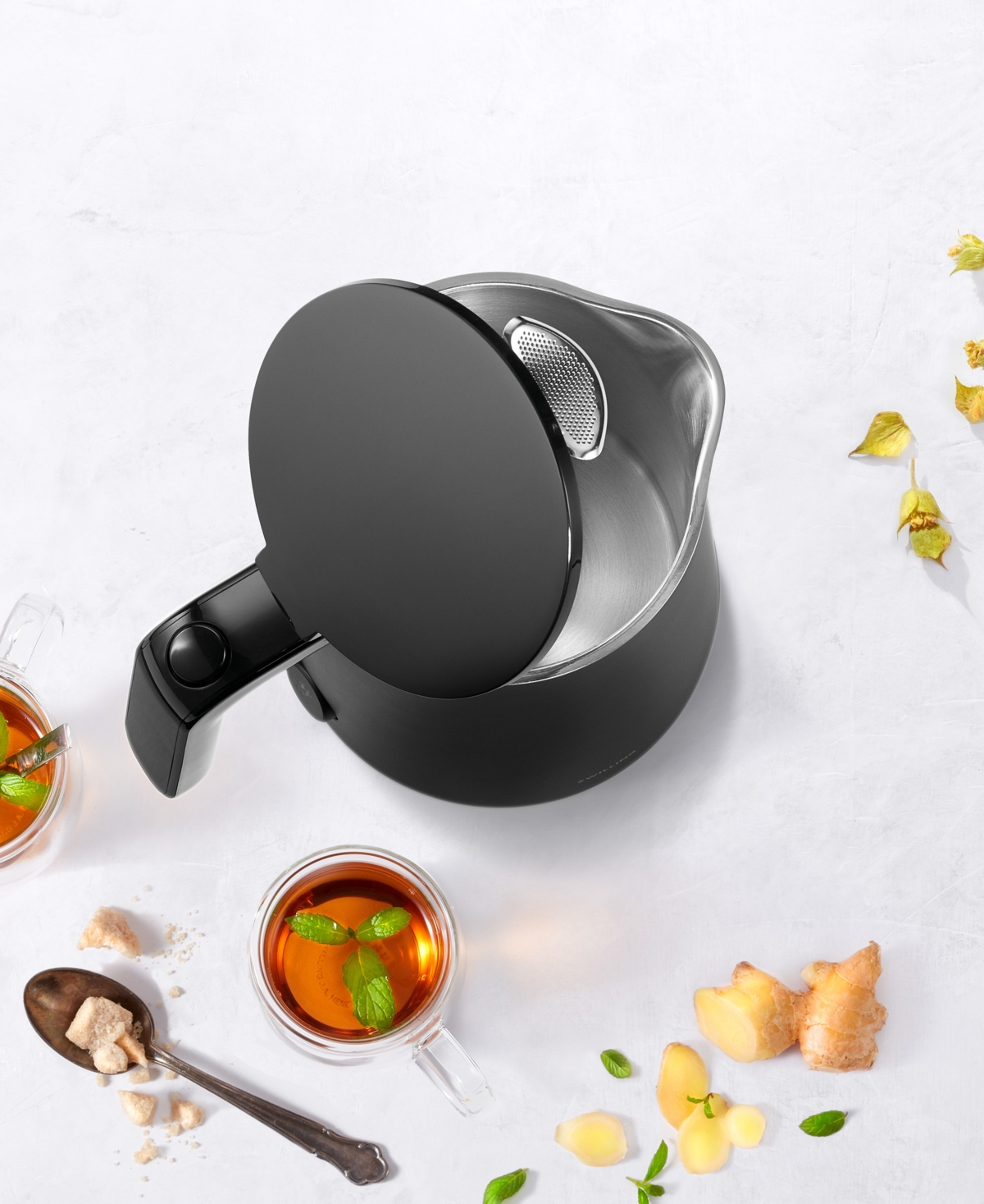 Zwilling 1-liter Cool Touch Electric Tea Kettle In Black