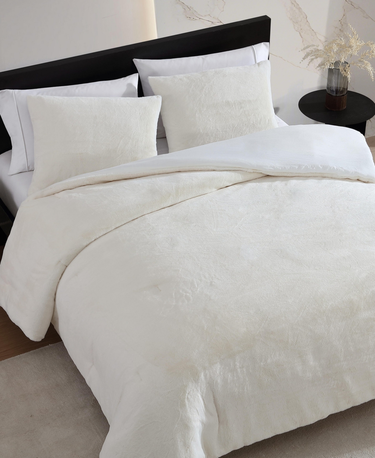 Vera Wang Signature Solid Faux Fur 3-pc. Comforter Set, Queen In White