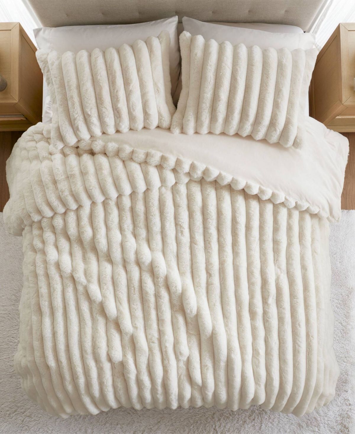 Madison Park Jasmine Faux Fur Reverse To Velvet 3-pc. Comforter Set, Full/queen In Neutral