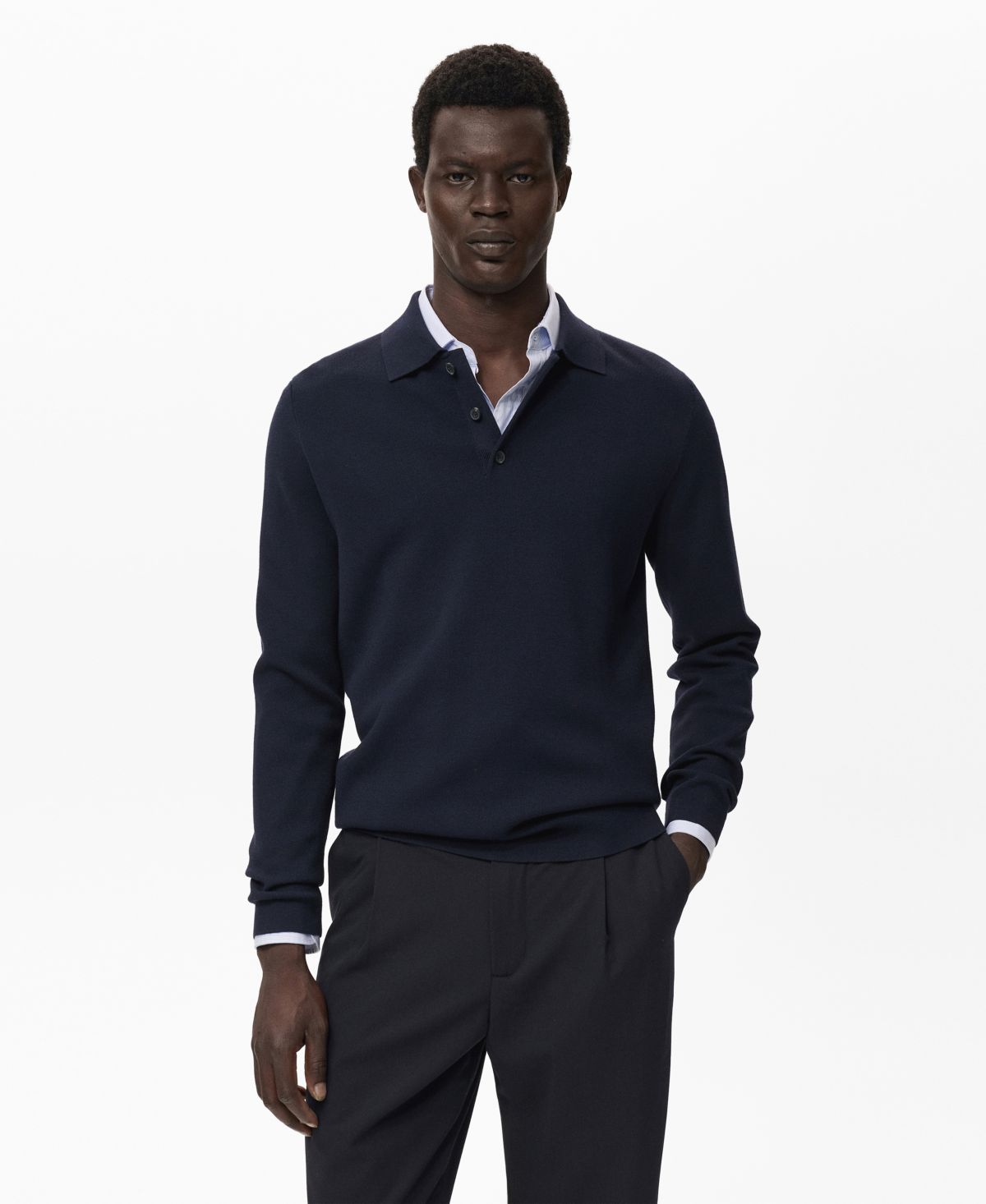 Мужской вязаный свитер-поло с круглым вырезом горловины