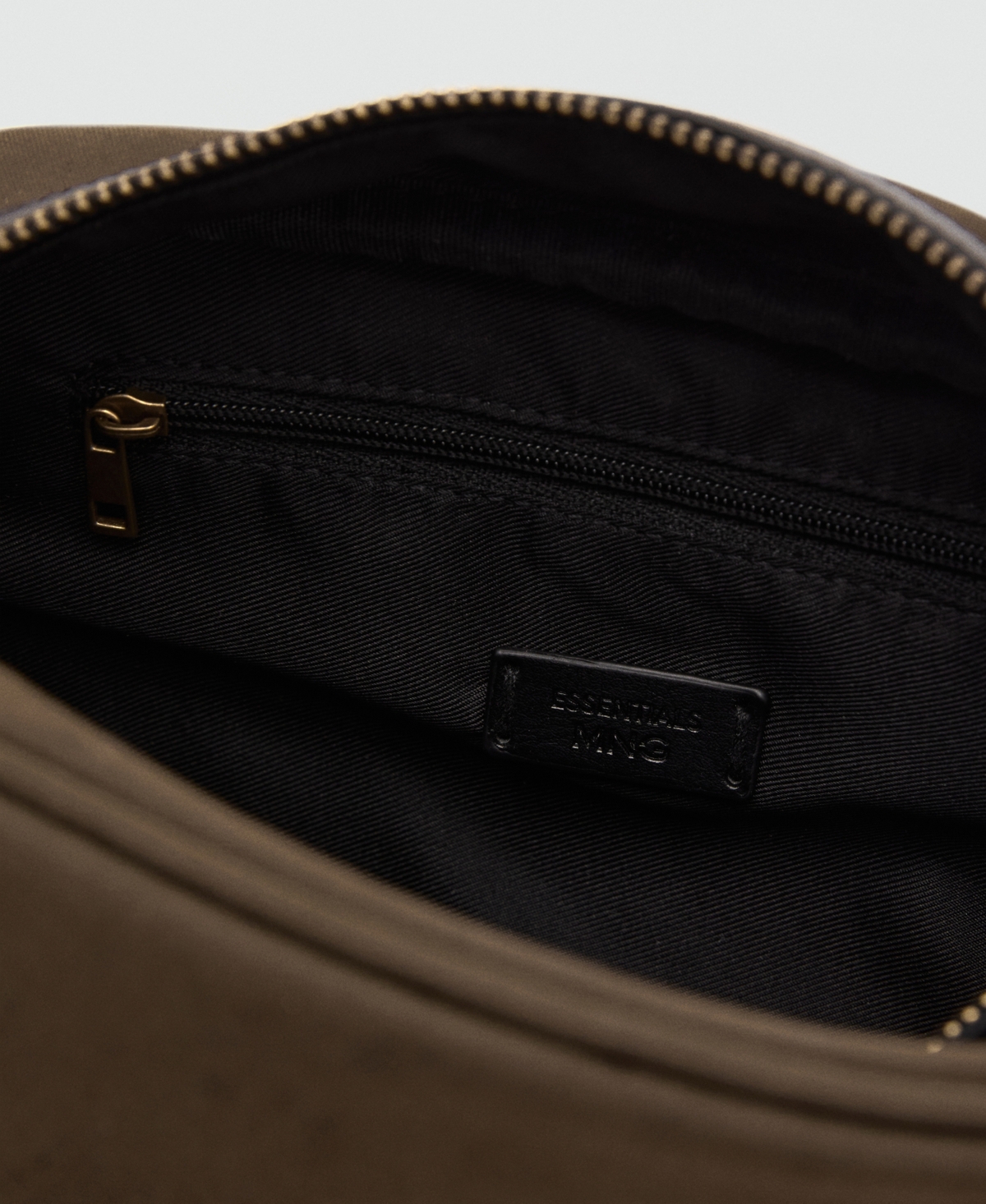 Mango Men's Zipped Leather Cosmetic Bag