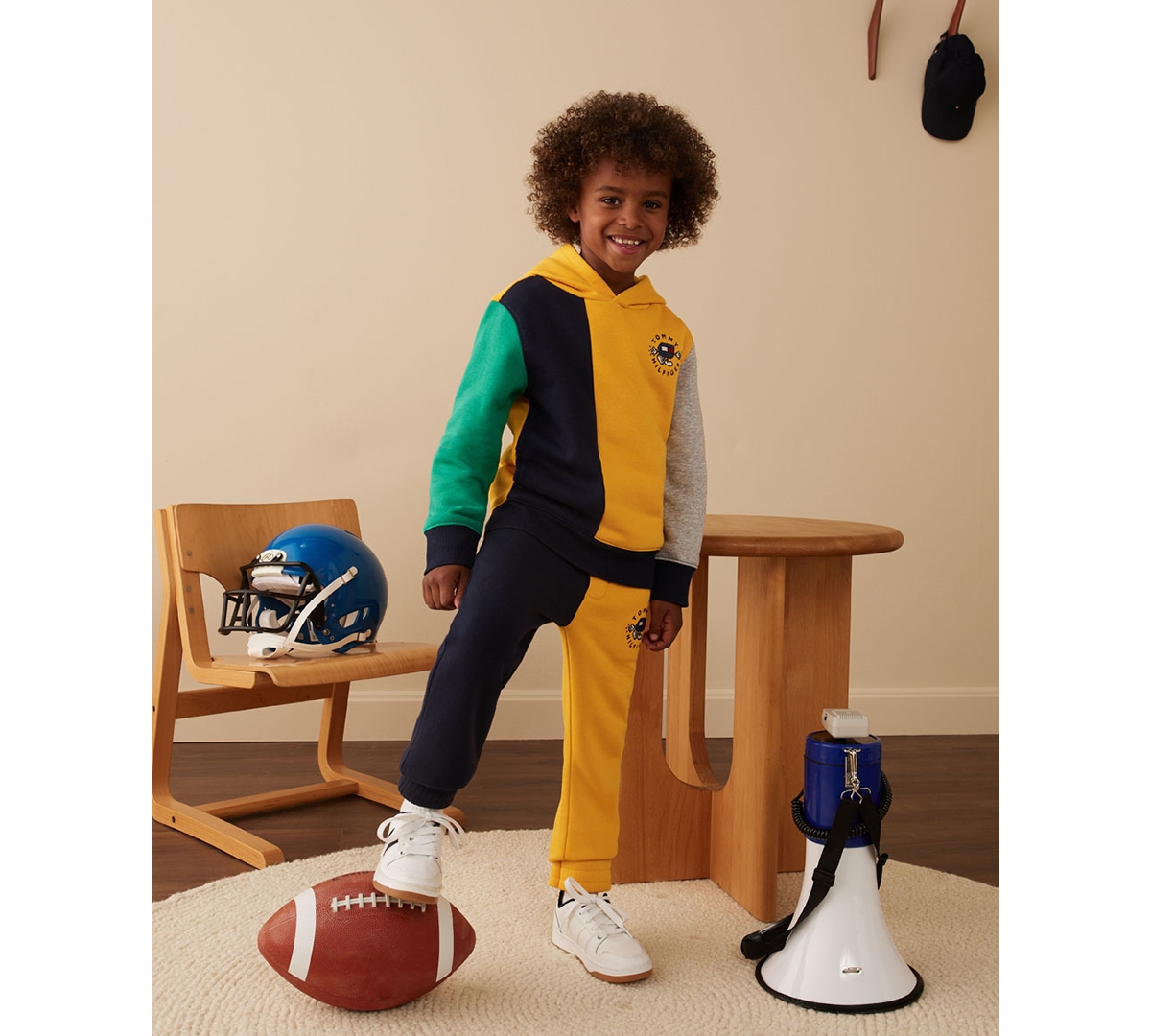 Tommy Hilfiger Boys 2T-7 Long Sleeve Hoodie