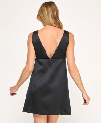 Juniors' Sleeveless V-Neck Beaded Bow Front Dress