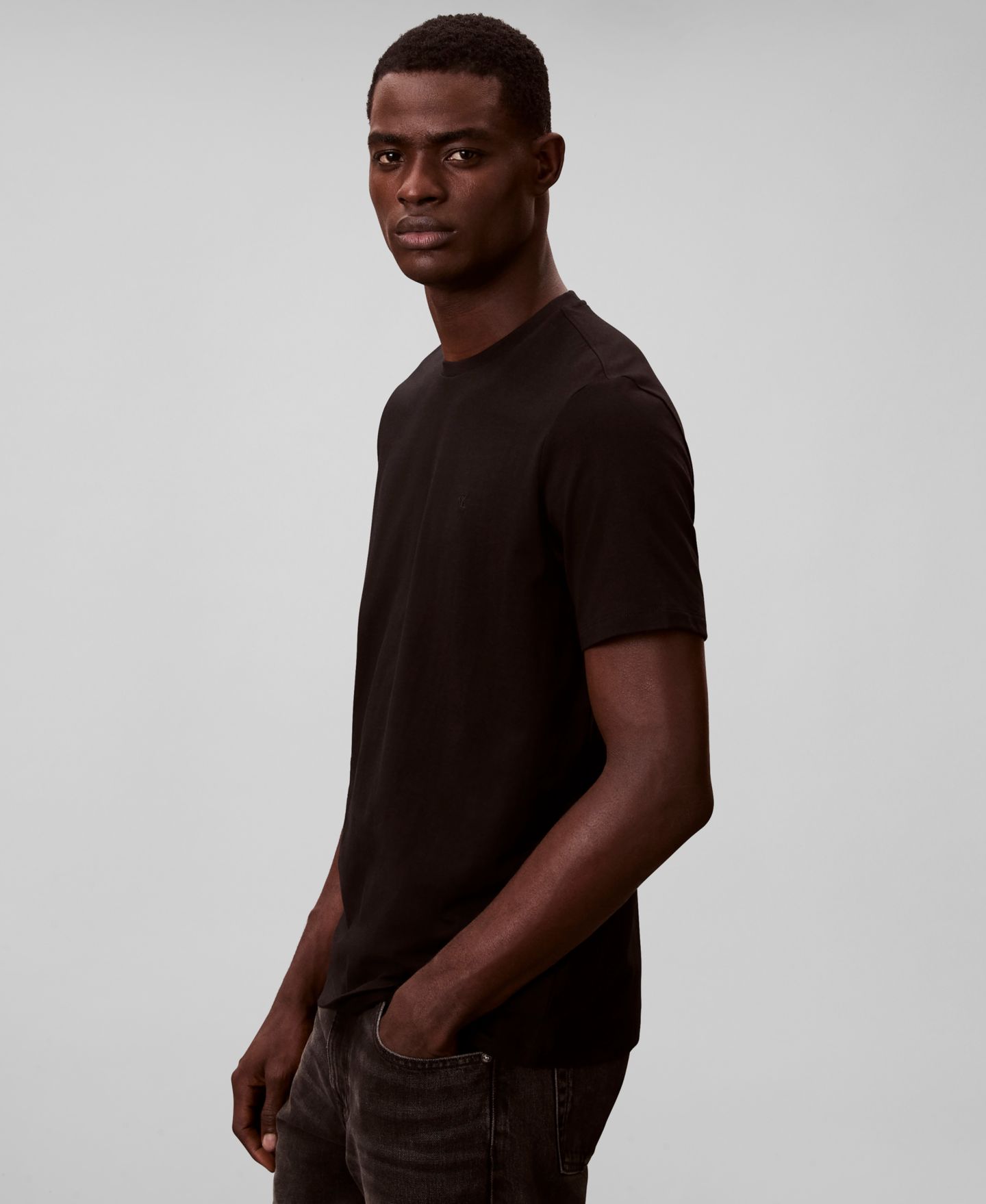 Мужская футболка Calvin Klein Solid Crewneck, цвет: Чёрный — фото 3