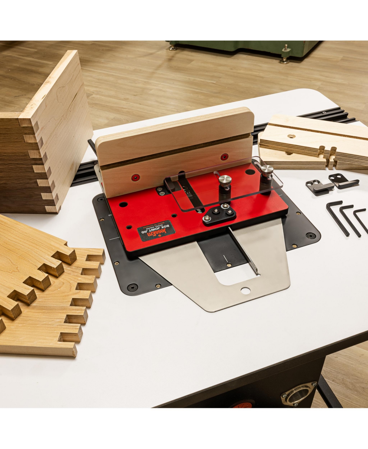 JessEm 06300 Precision Finger Box Joint Jig for Router Tables with 3 Aluminum Keys Smooth Bearing Glide System
