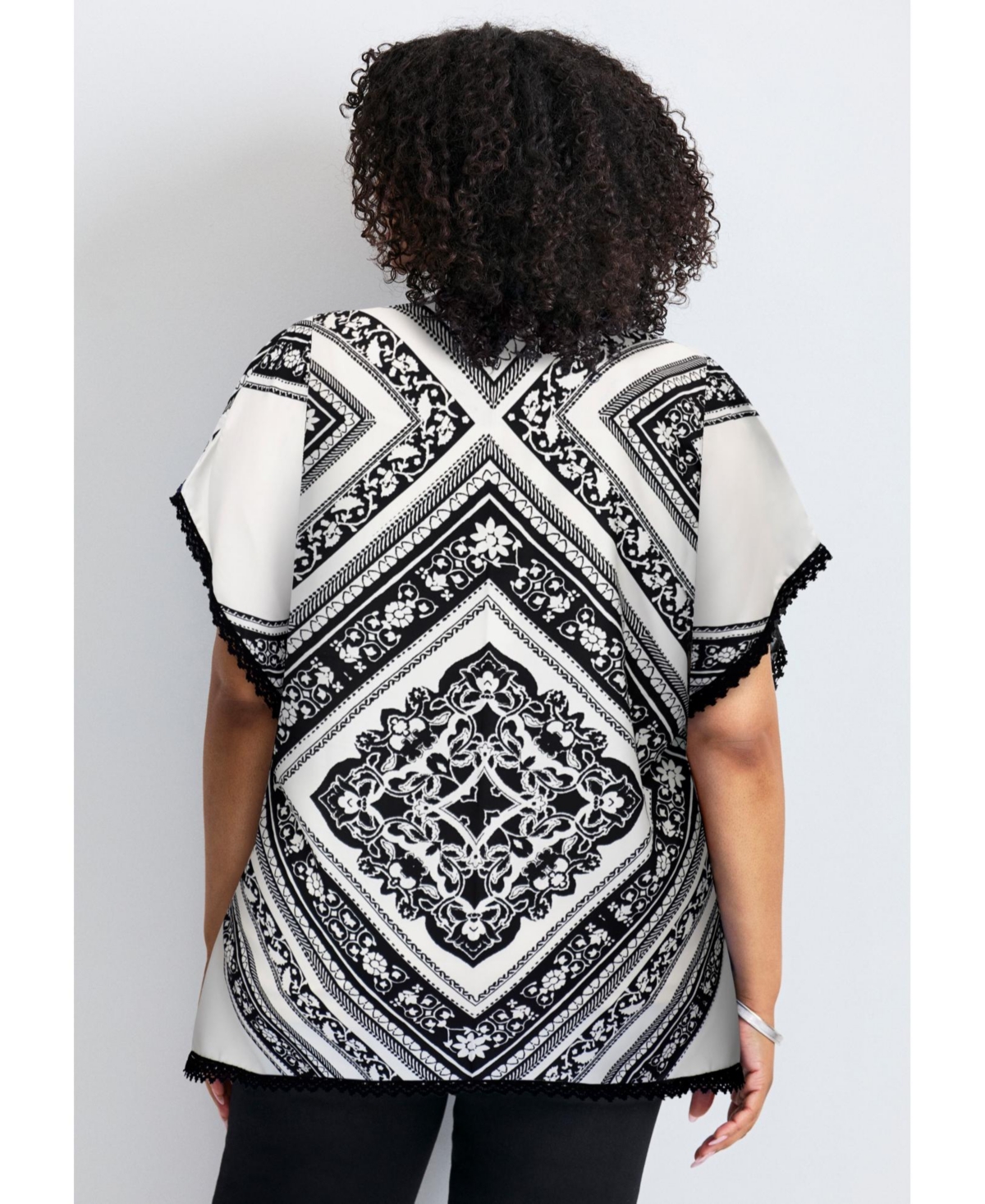 Avenue Women's Crochet Trim Poncho Top