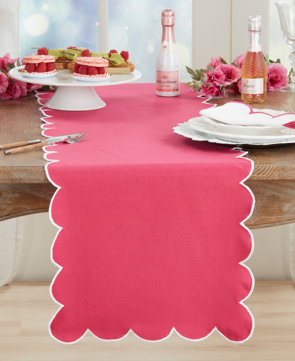 Saro Lifestyle Scalloped Table Runner, 16" X 72" In Pink