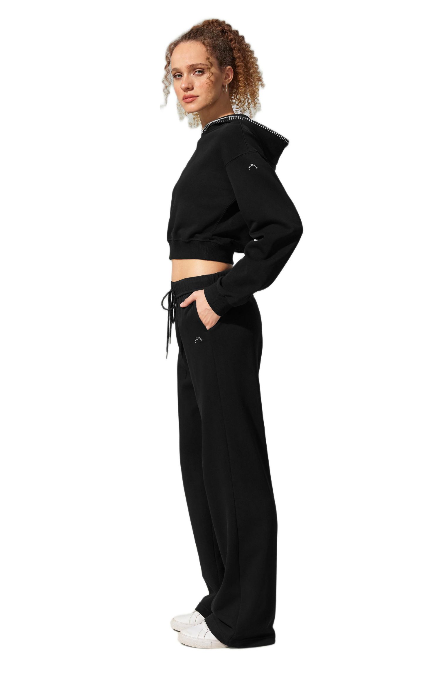 Cropped Fit Seamflow Poise Pullover Hoddie