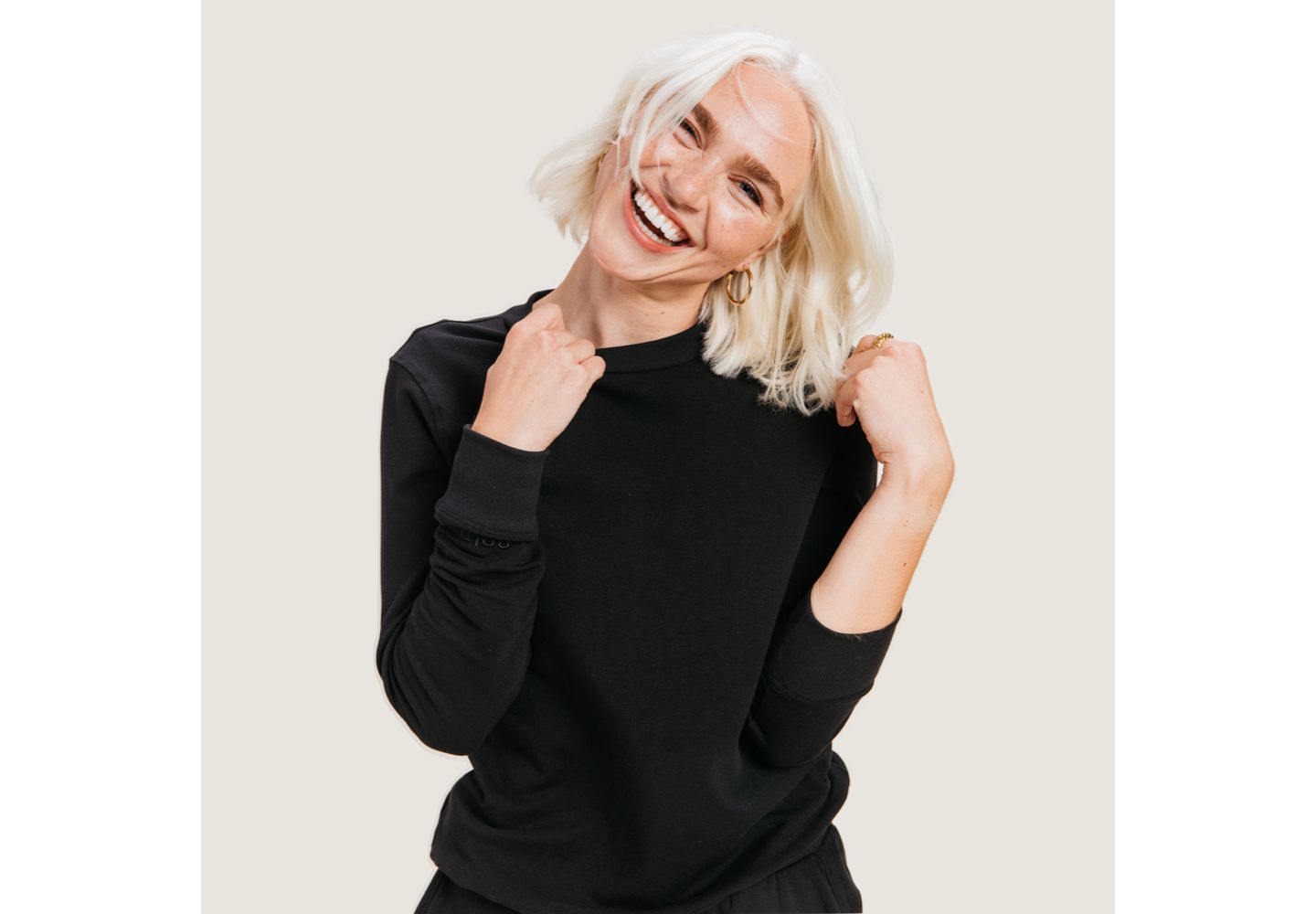 Женский свитшот Ocio SoftCore Classic Crewneck, цвет: Чёрный — фото 1