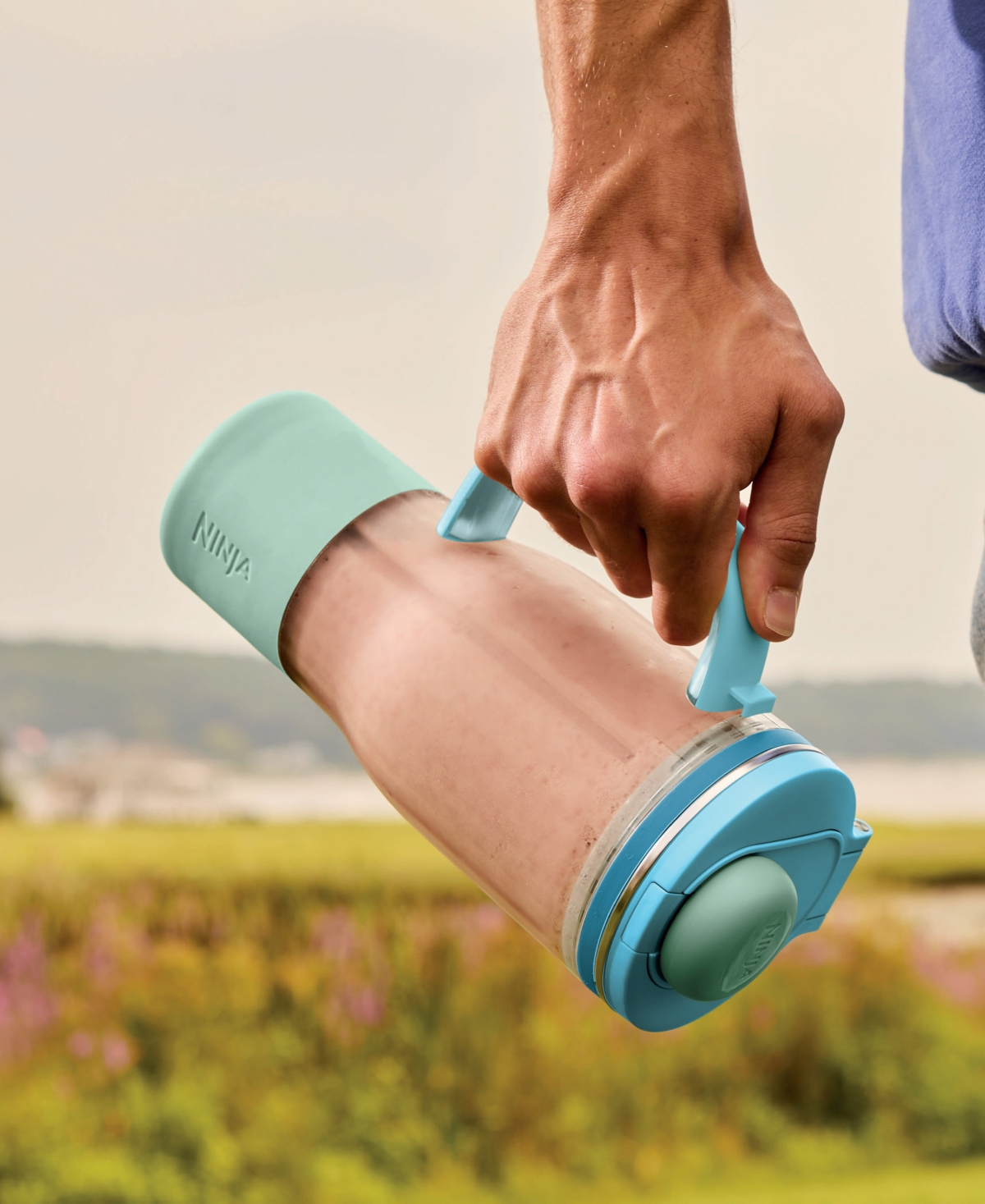 Ninja Blendboss Tumbler Blender With 26 Oz. Travel Tumber In Blue