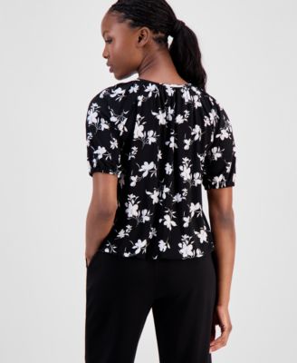 Petite Keyhole-Cutout Top