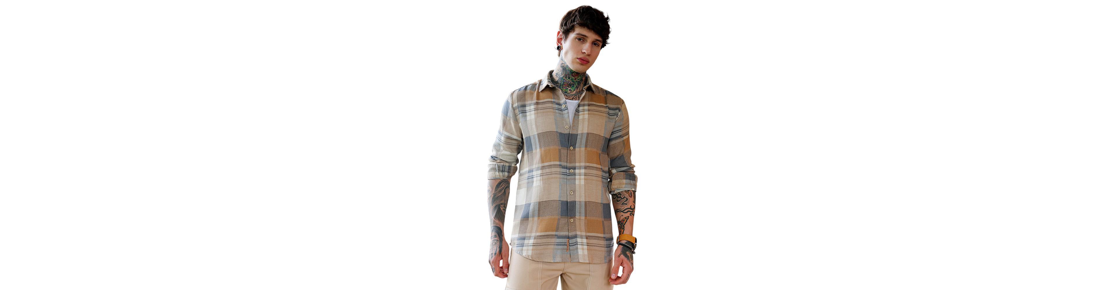 Campus Sutra Men's Gradient-Plaid Regular Shirt