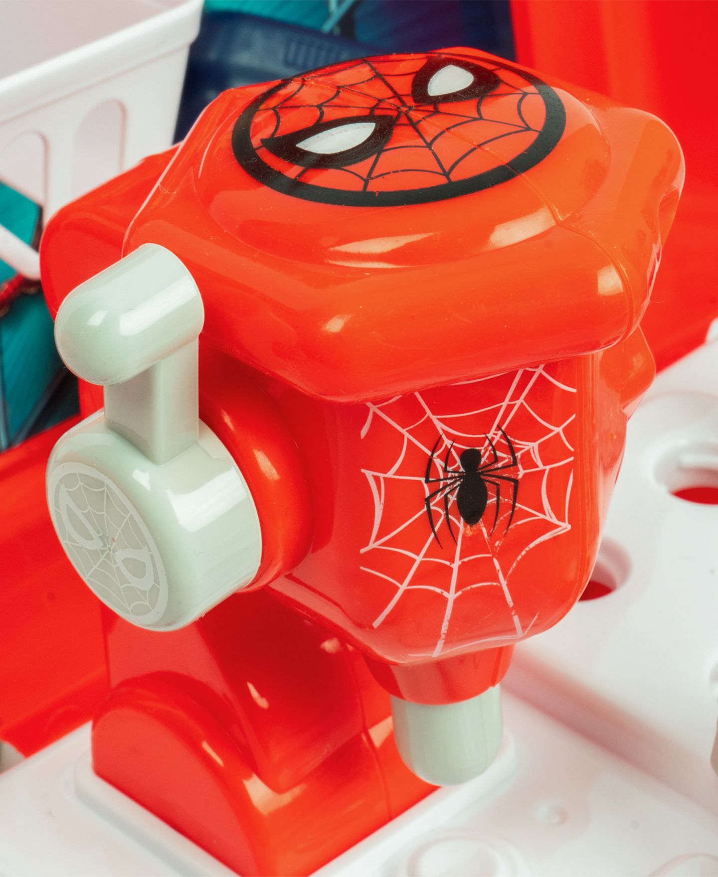Детские игрушки World Tech Toys Spider-Man Handyman 18-Piece Tool Set with Rolling Suitcase Backpack, Ages 3+ — фото 4