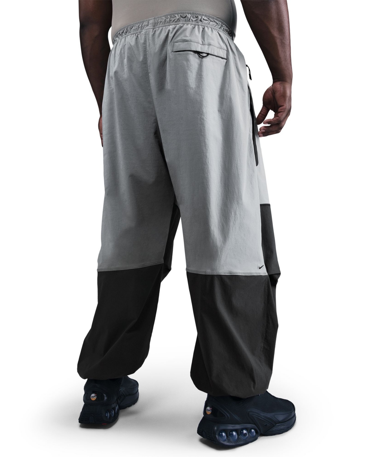 Nike Men's Tech Woven Oversized Pants In Gray
