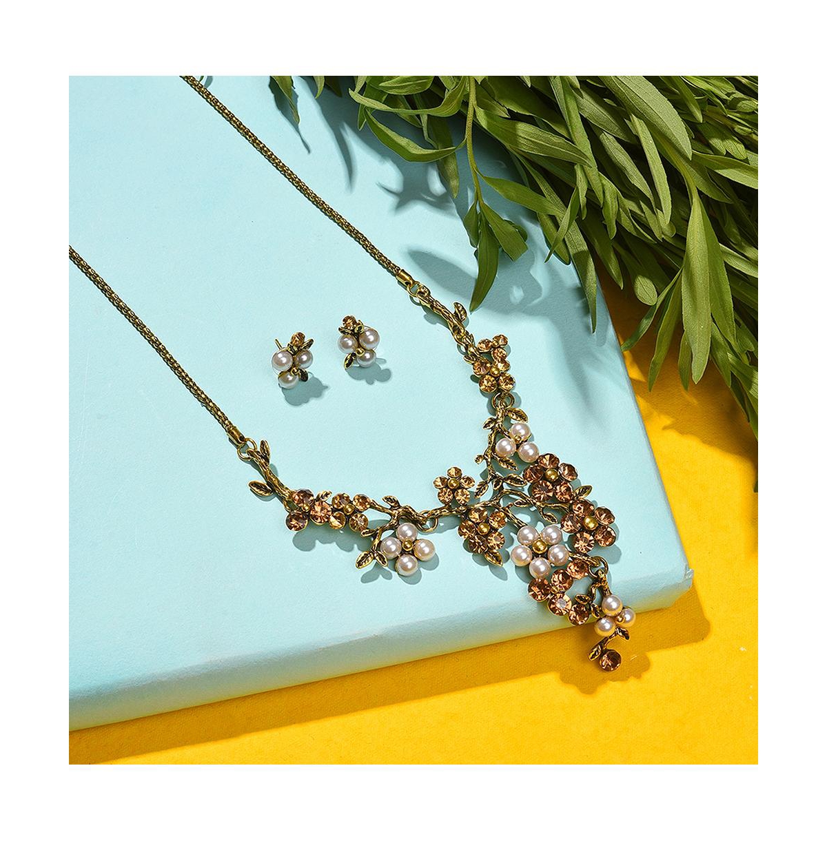 Sohi Women's Botanical Jewellery Set