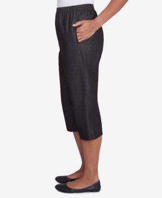 Petite Pull-On Capri Jeans