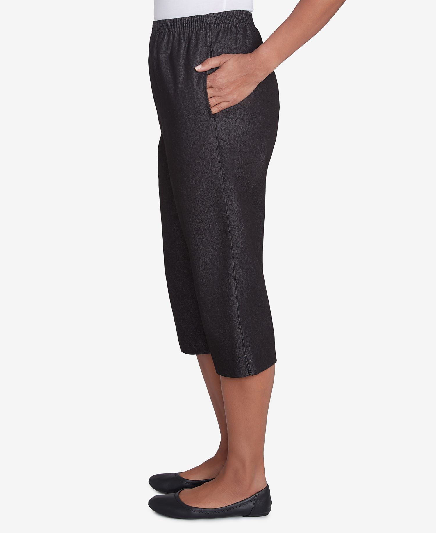 Petite Pull-On Capri Jeans