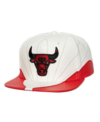 Mitchell & Ness - White/Red Chicago Bulls Day 12 Two-Tone Faux Leather Snapback Hat