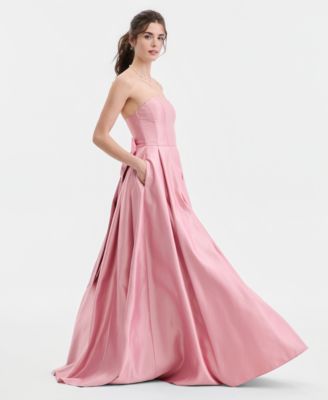 Juniors' Strapless Bow-Back Gown