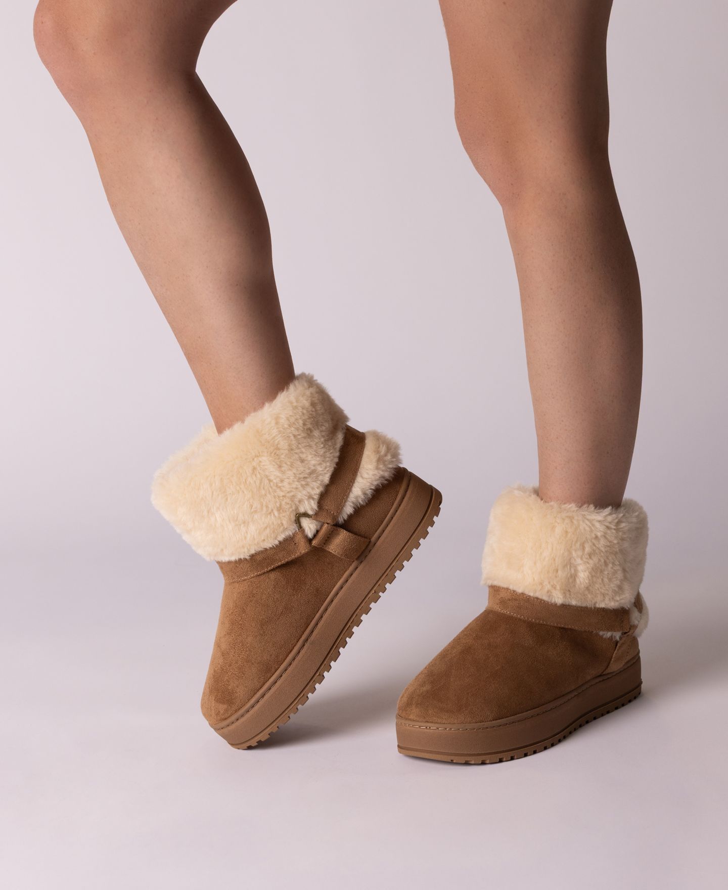Женские ботинки Journee Collection Thada Cozy Booties, цвет: Чёрный — фото 6