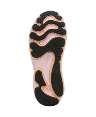 Women's Devotion Swift Round Toe Sneakers