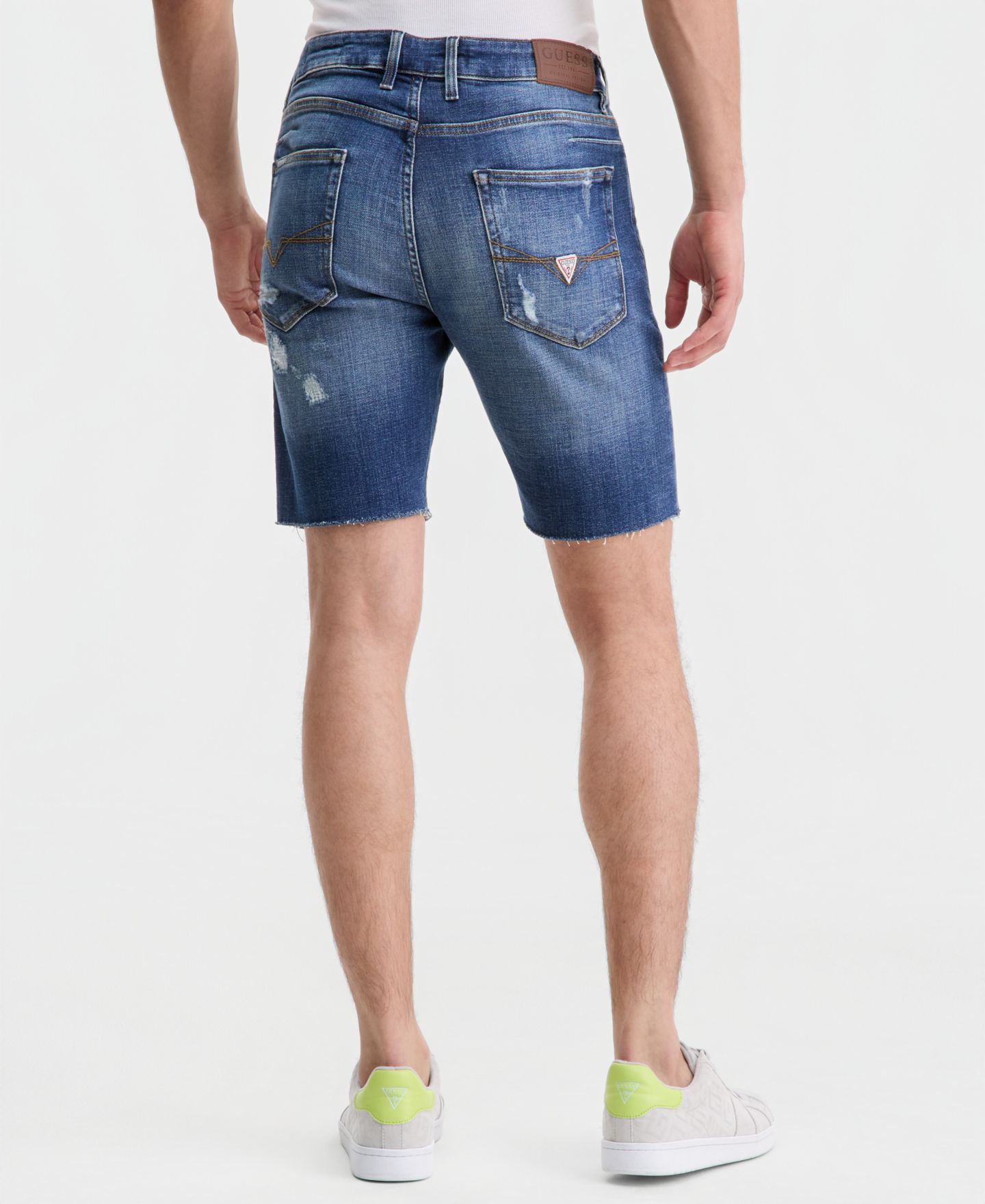 Мужские шорты GUESS Logan Distressed 9" Denim Shorts, цвет: Lido — фото 4