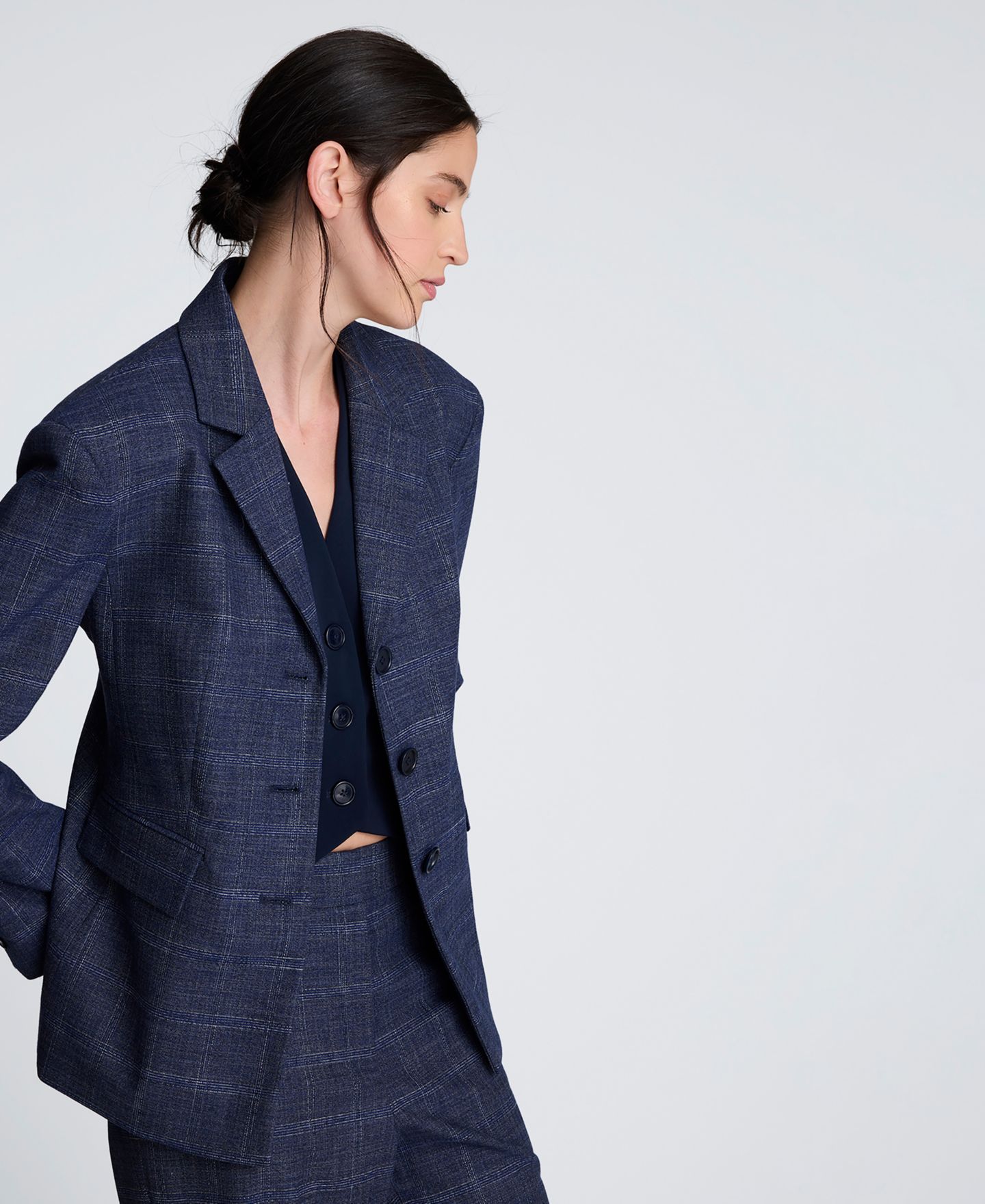 Женский пиджак Kenneth Cole Plaid Three-Button Blazer, цвет: Тёмно-синий разноцветный — фото 7