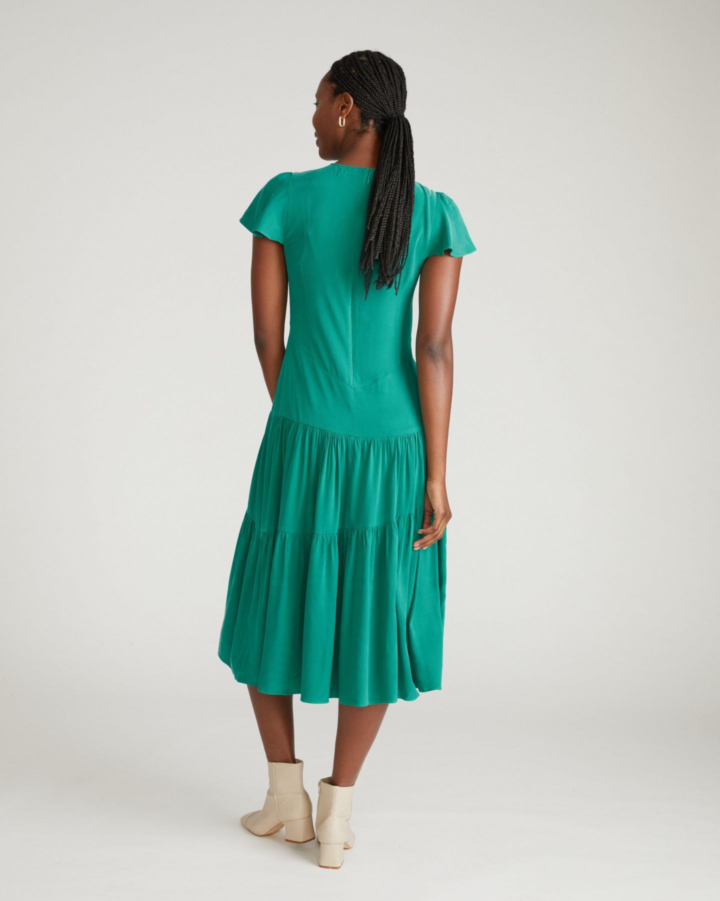 Женское платье Universal Standard Plus Size Mariella Stretch Cupro, цвет: Зелёный — фото 2