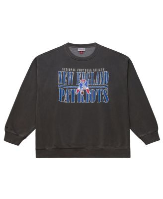 Men's Black New England Patriots Downtown Crew Vintage Logo Sweatshirt