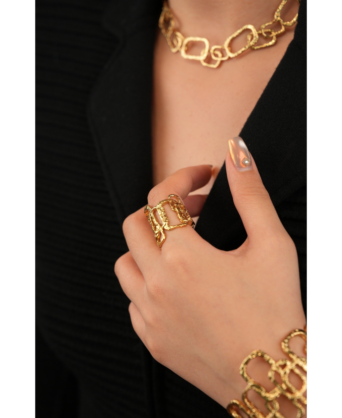 Retro Chic Roman Arc Golden Ring