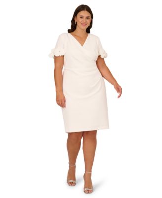 Plus Size Floral Appliqu&eacute; Sheath Dress