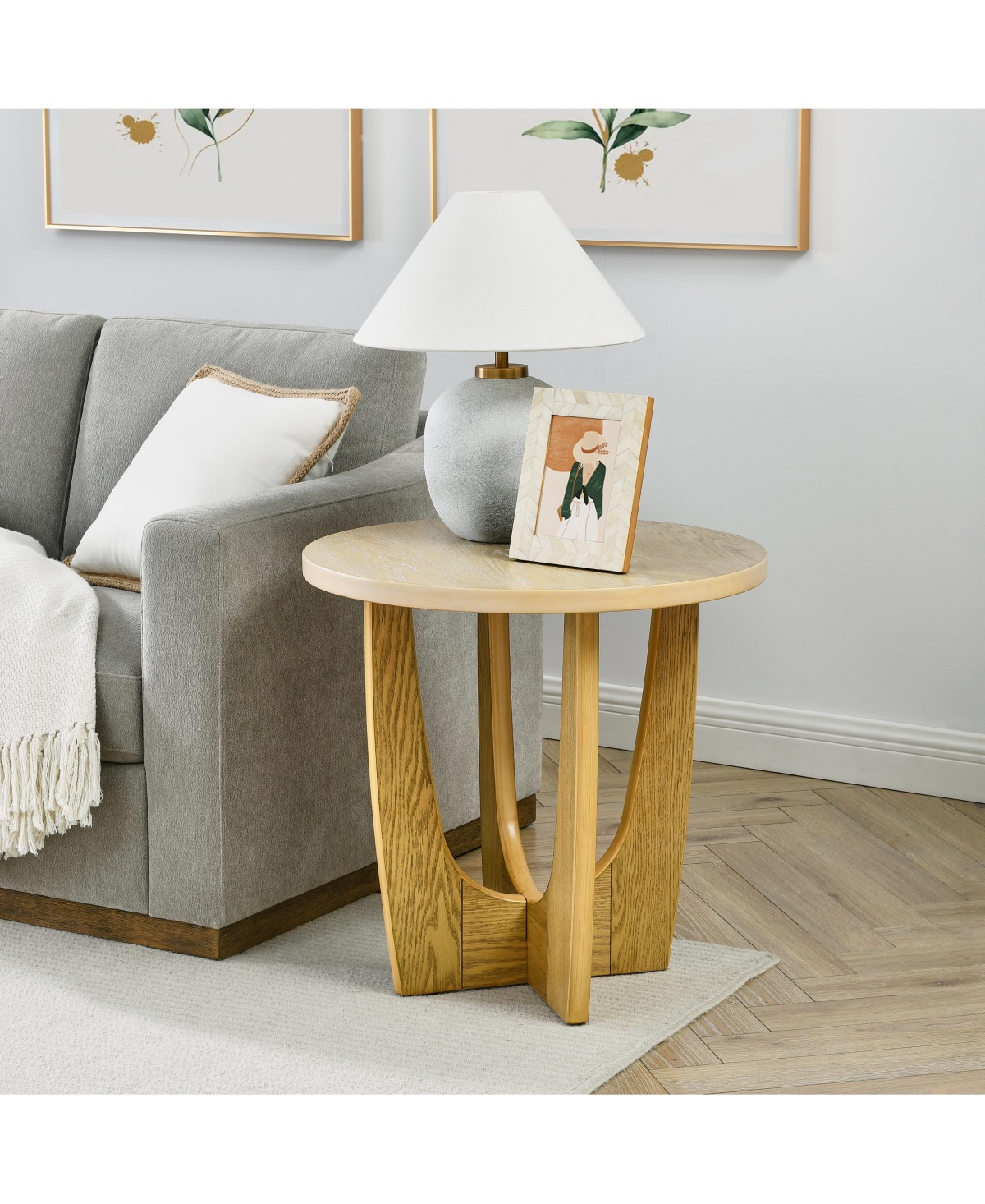 Casainc 25 Inch Round Wooden End Table and Side Table in Oak