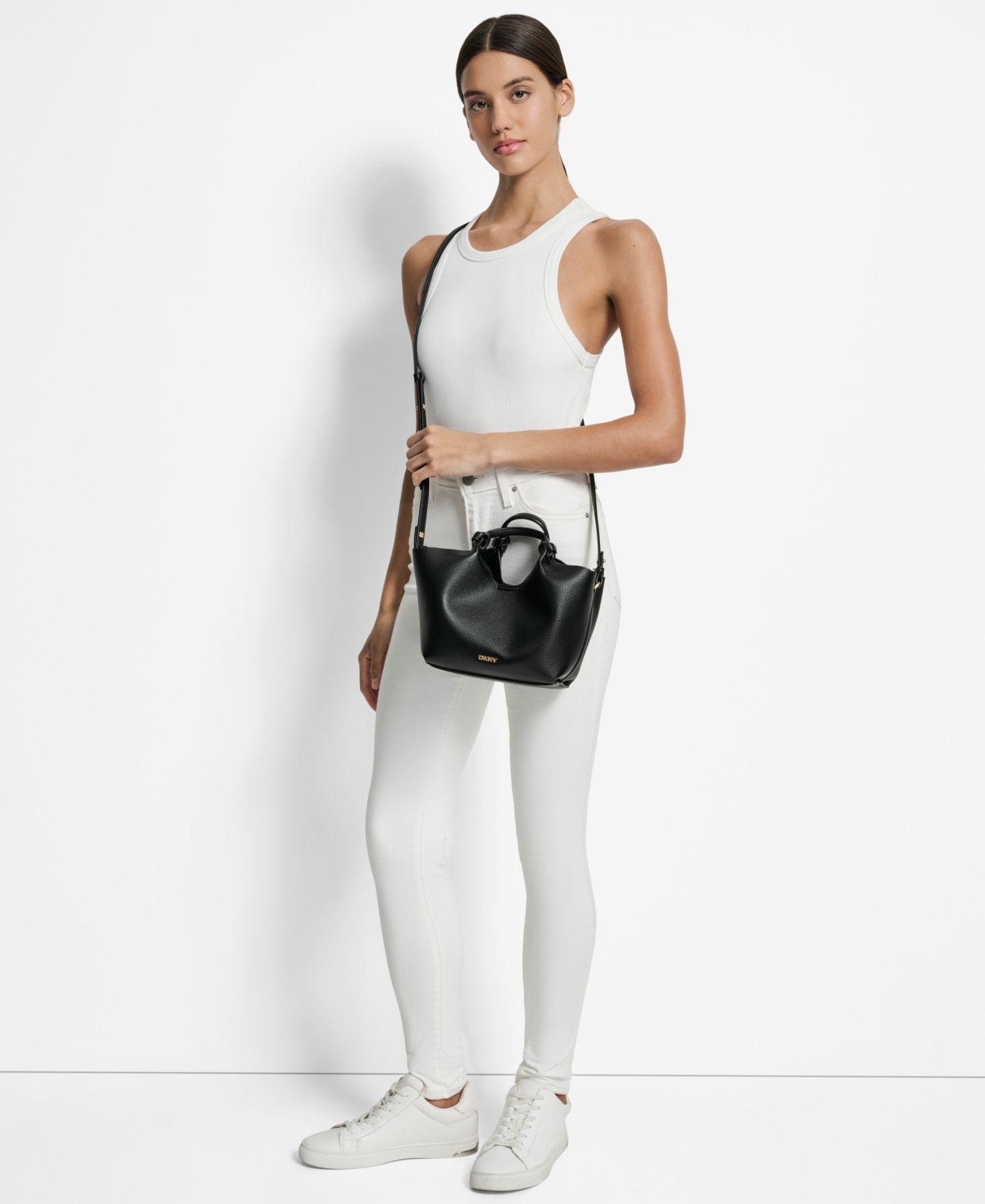 Женская сумка DKNY Paula Medium Tote Handbag, цвет: Чёрный / Золотой — фото 6