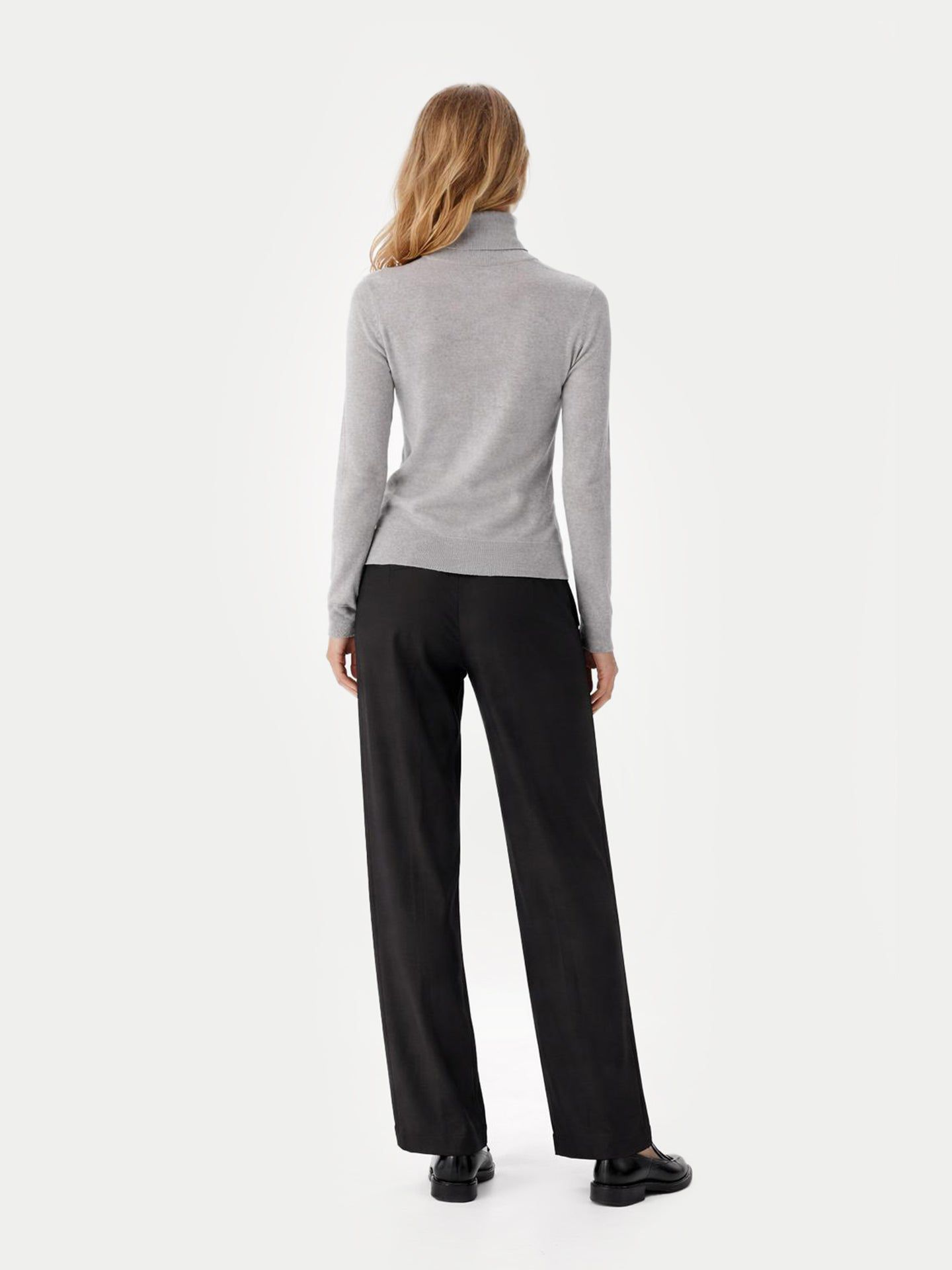 Женский кашемировый свитер Gobi Cashmere с высоким горлом — фото 4
