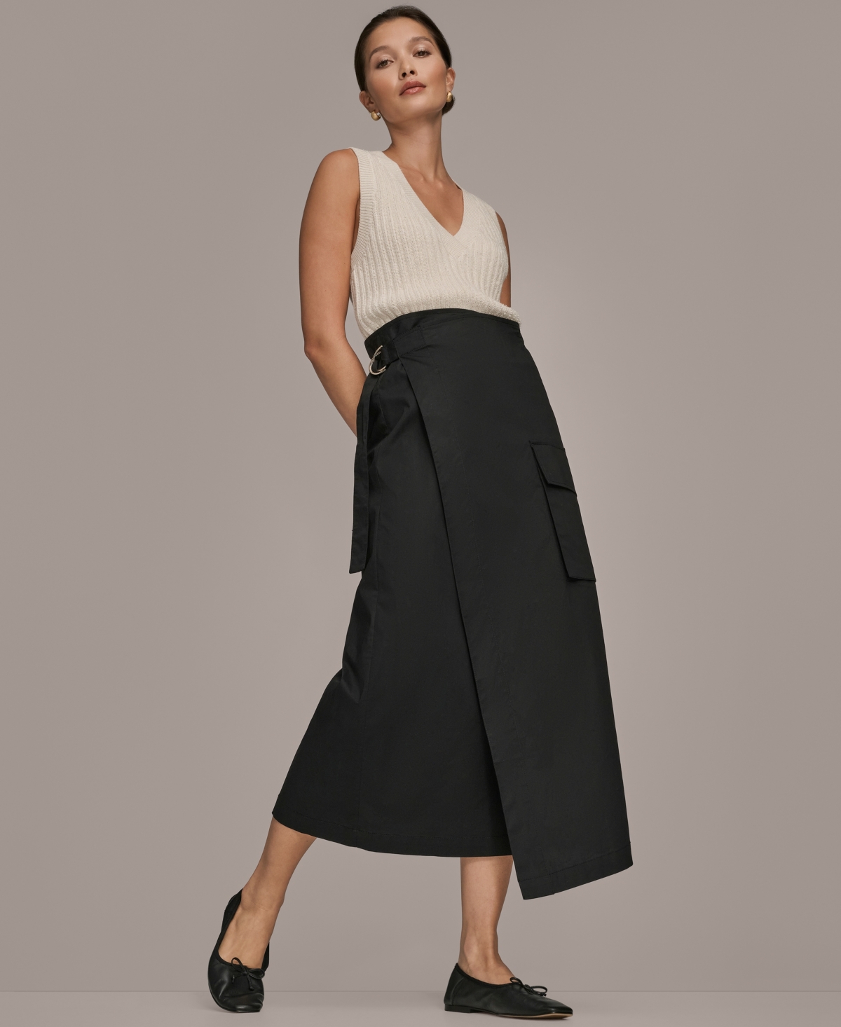 Donna Karan Weekend Women's Sleeveless V-Neck Loop Stitch Sweater Vest