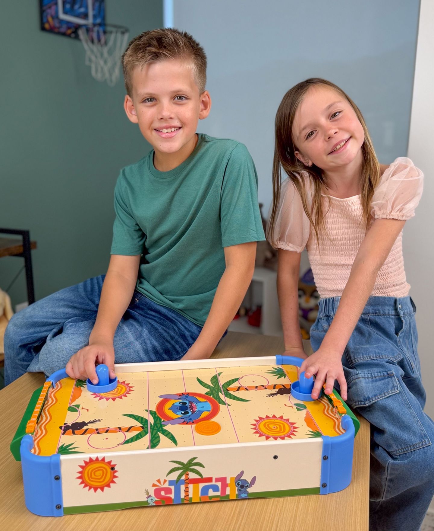 Детская игрушка World Tech Toys Stitch Electronic Tabletop Air Hockey Game, Ages 4+ — фото 7