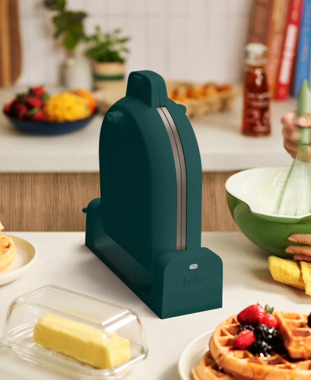 bella Flip & Store Waffle Maker
