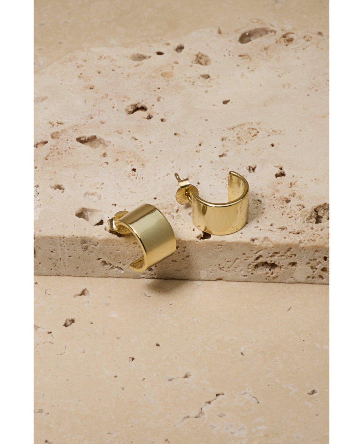 Untamed Petals Alyssa Huggies earrings