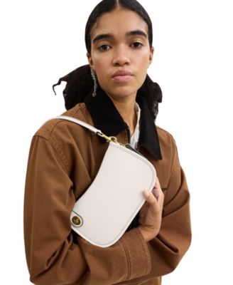 Swinger Medium Leather Shoulder Bag