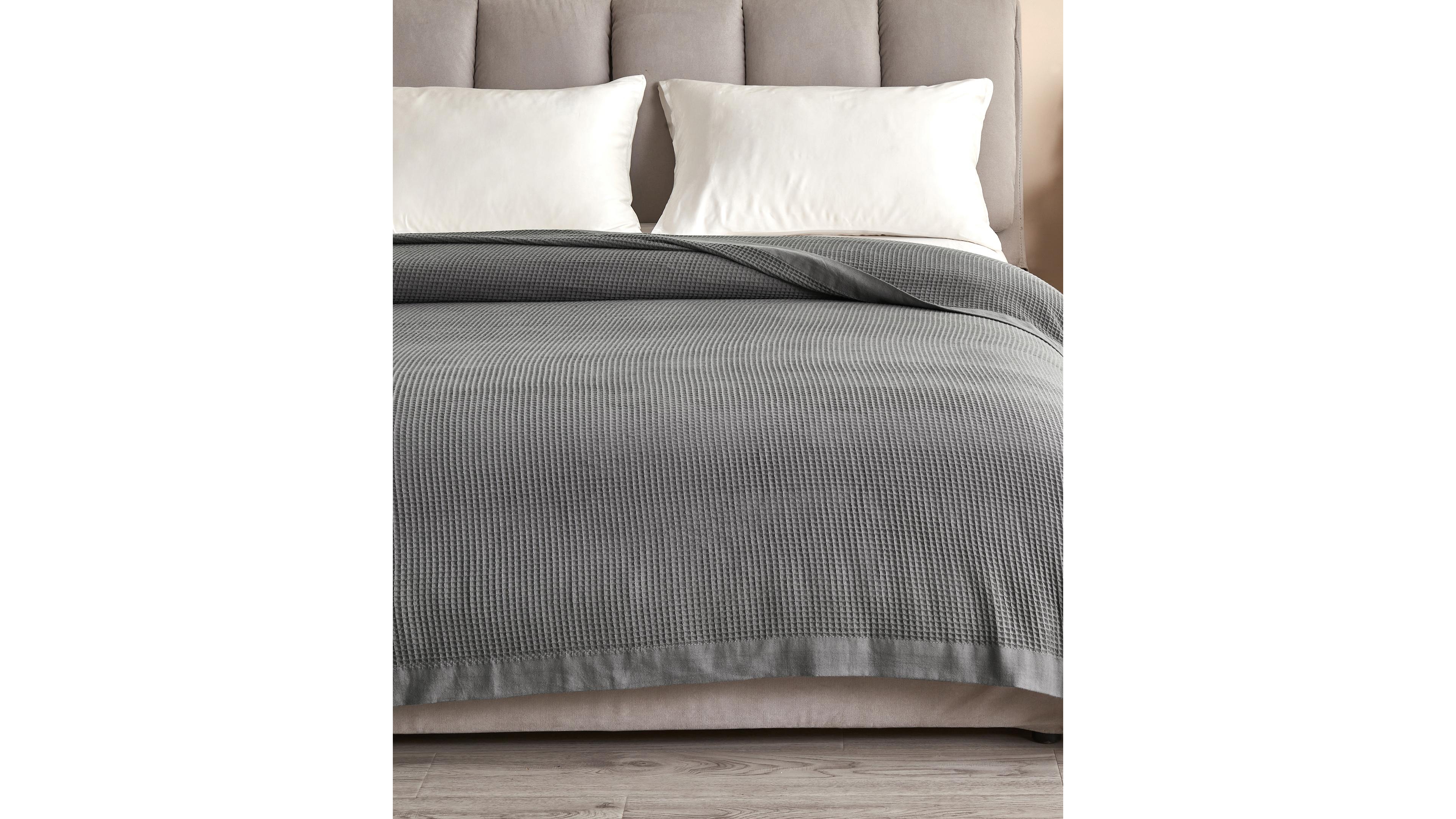 Linery & Co. Lightweight Waffle Weave Summer Bedding Cotton Throw Blanket
