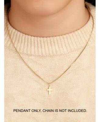 Cross Pendant in 14K Gold, approx. 0.4 grams.
