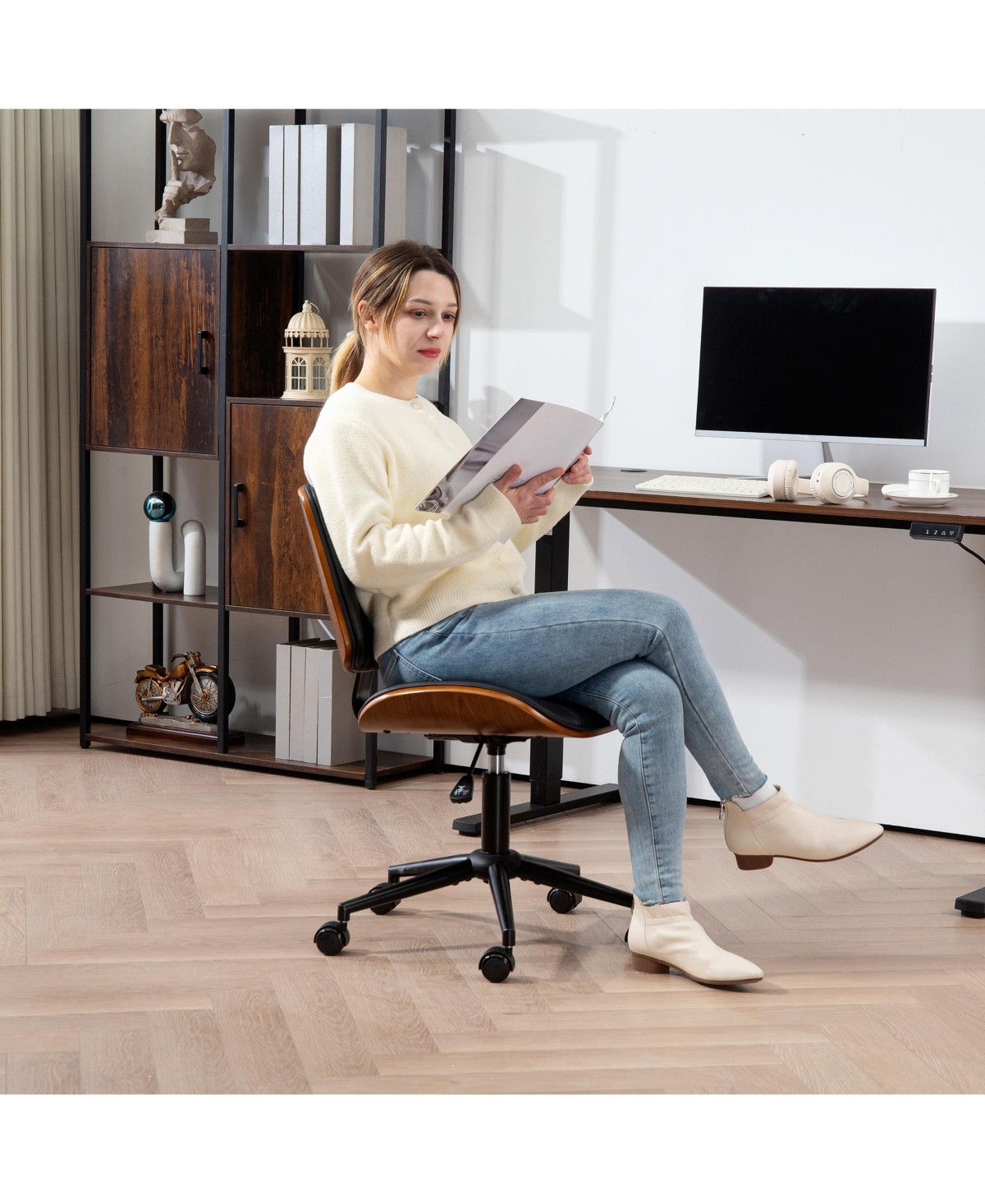 Homcom Home Office Chair No Arms with Wheels, 360 Swivel Desk Chair,