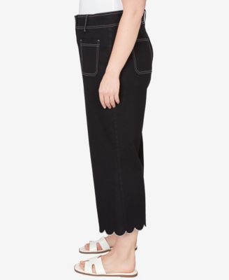 Plus Size Scallop Hem Contrast Stitch Ankle Jeans