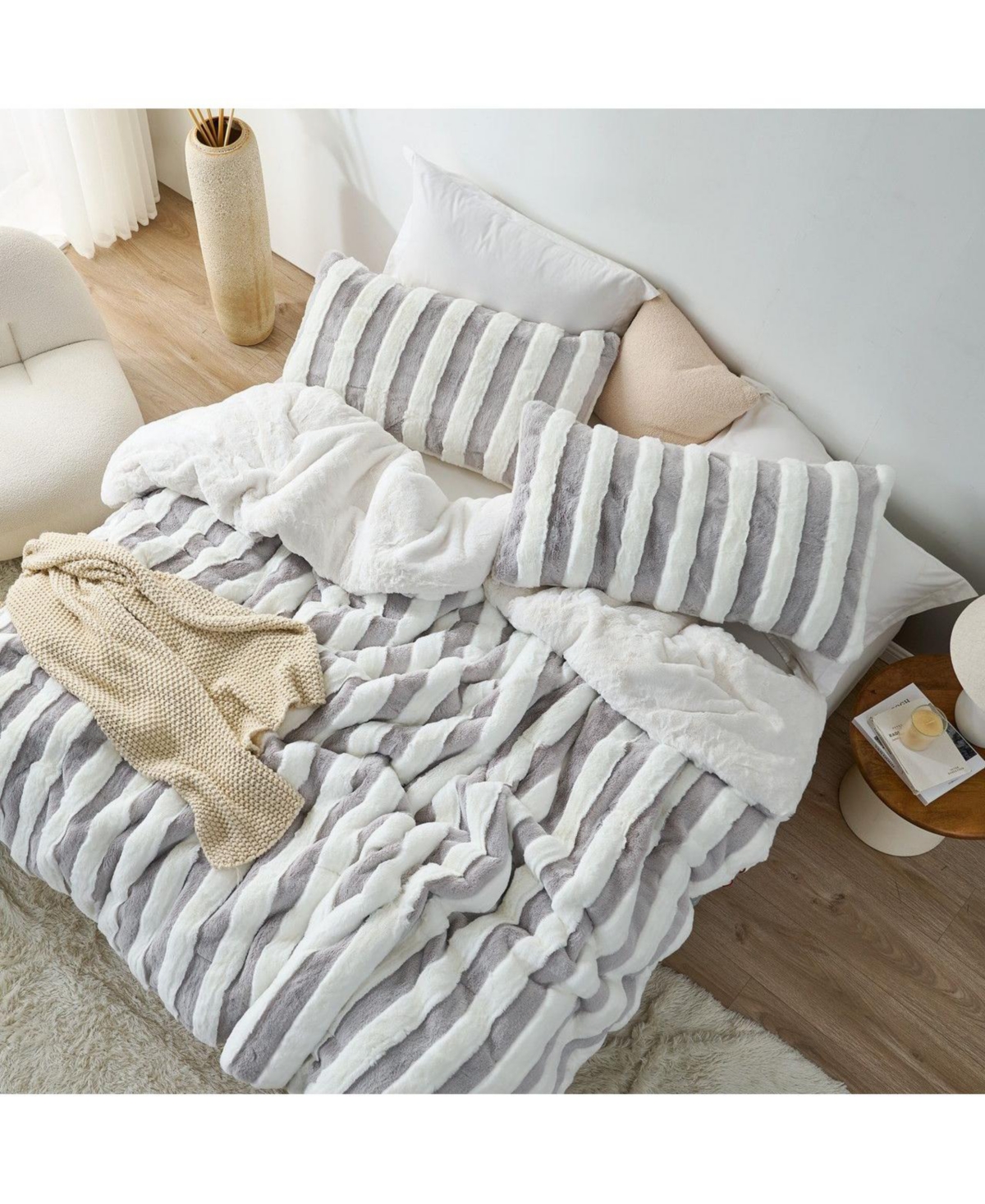 Coma Inducer Chunky Bunny Freezin Waters Oversized Comforter Set