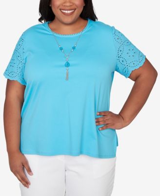 Plus Size Classic Solid Eyelet Sleeve T-Shirt with Necklace