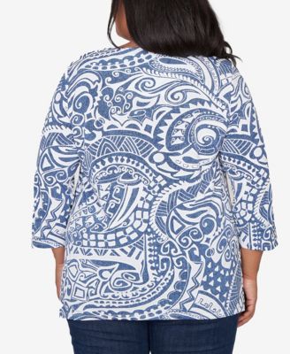 Plus Size Classic Paisley Swirl SharkBite Hem Top with Necklace