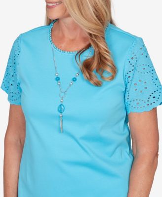 Women's Classic Solid Eyelet Sleeve T-Shirt with Necklace