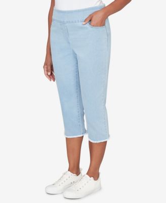 Petite Classic Super Stretch Denim Fringe Capri Pants